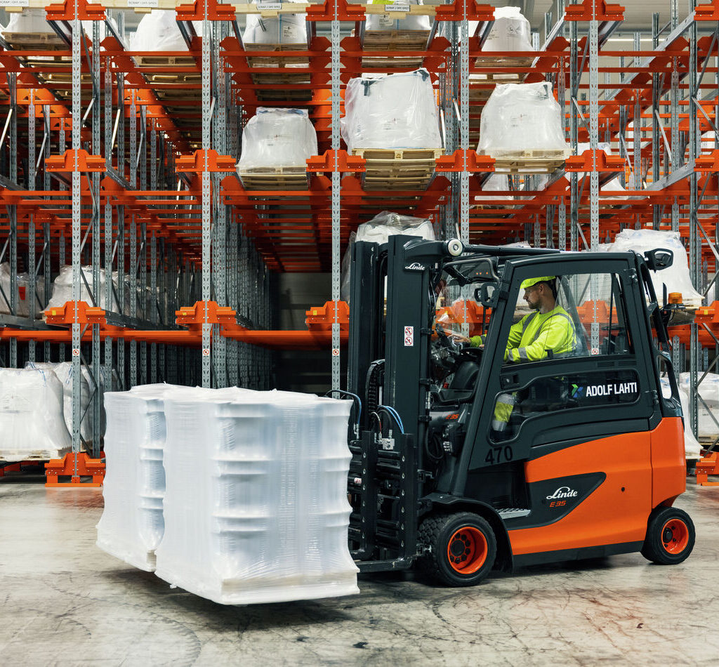 Adolf Lahti Kokkola tuotevarasto _7___small_jpg