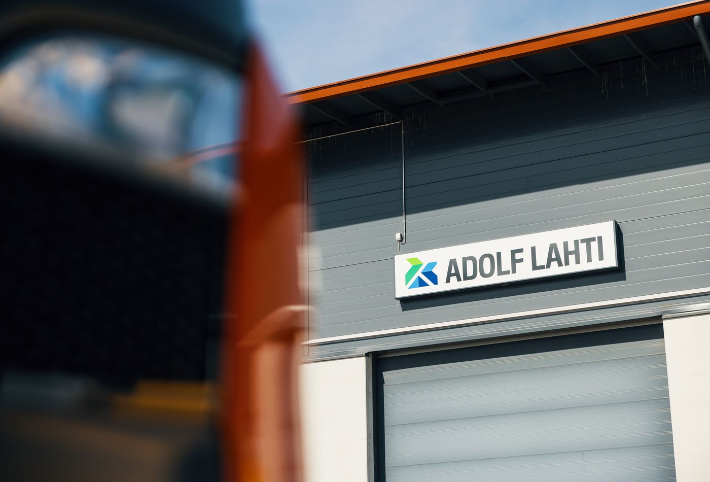 Toimipiste Adolf Lahti Kokkola korjaamo 3__small_jpg